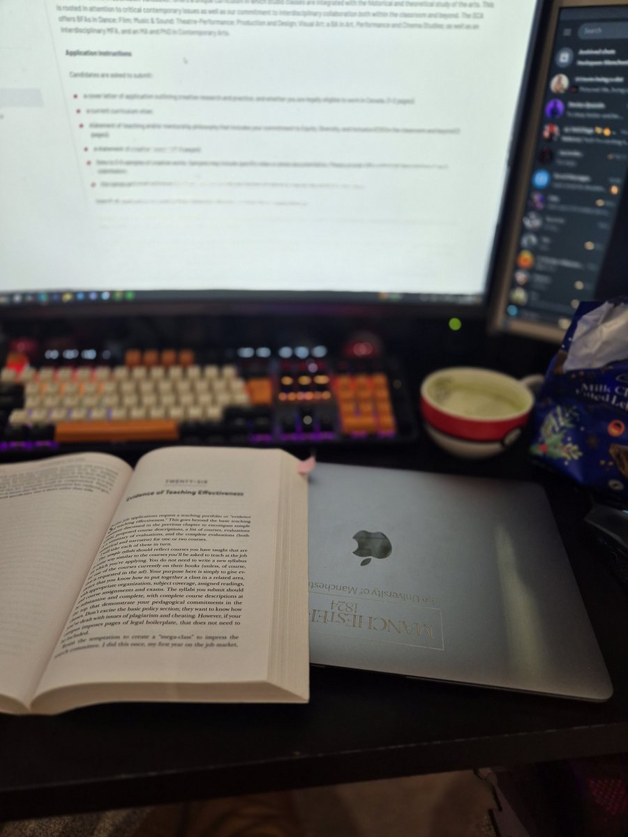 Sam Čermák, PhD (@sam_cermak) on Twitter photo Not me, working on yet another job application - this time for US/Canada, writing casual 5 documents 😭 Not me, working on yet another job application - this time for US/Canada, writing casual 5 documents 😭