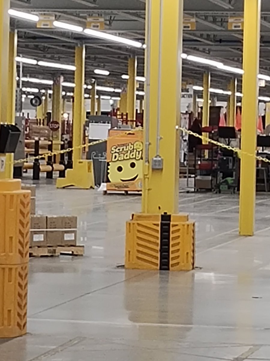 True_Buster's tweet photo. Ayo @ScrubDaddy since when have you all been making scrub fathers?? https://t.co/DGXc66796P