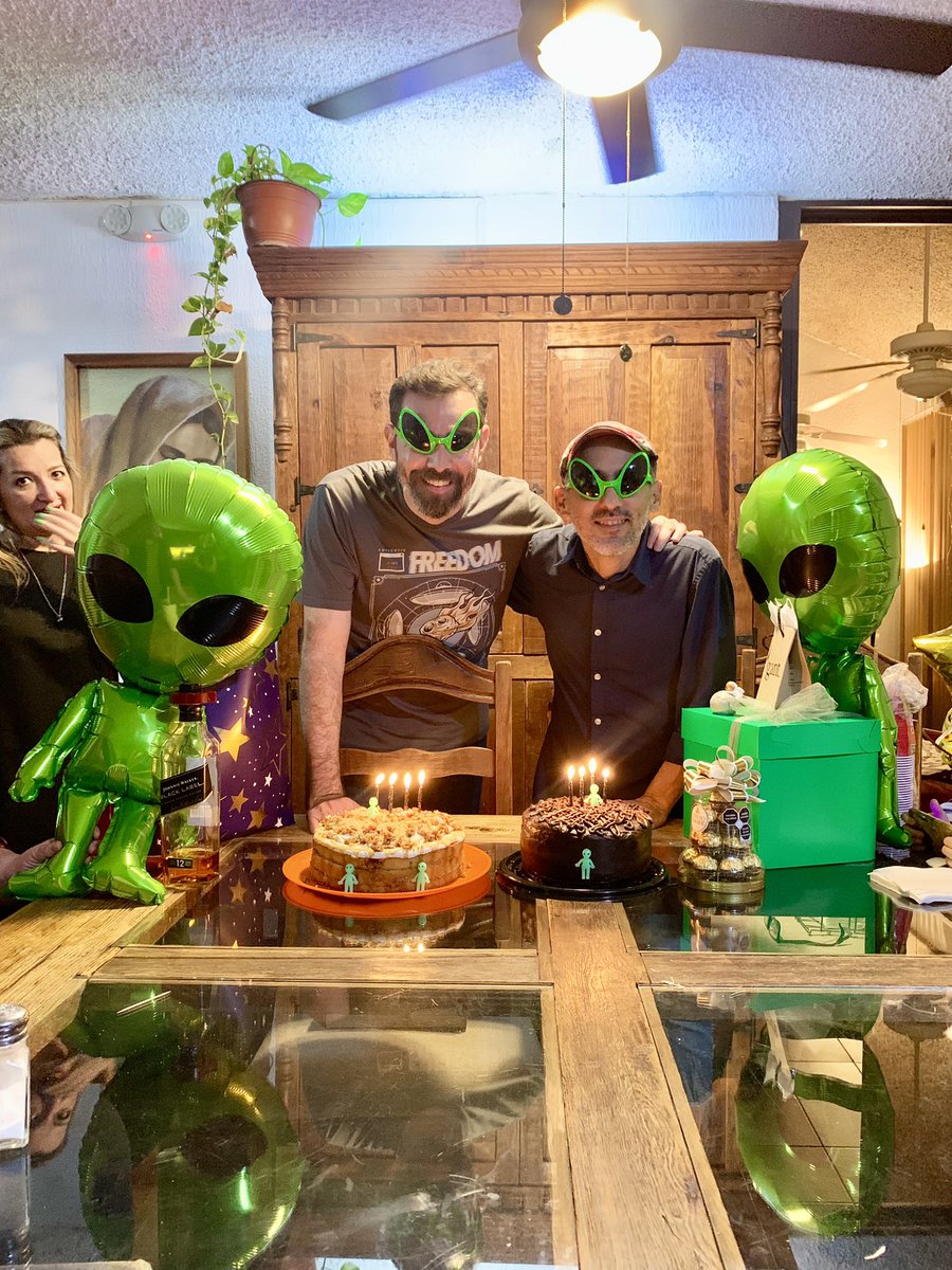 CarlosPalomoF's tweet photo. 👽 #alienparty Episodio 2. … https://t.co/Al5cJ7y6YV