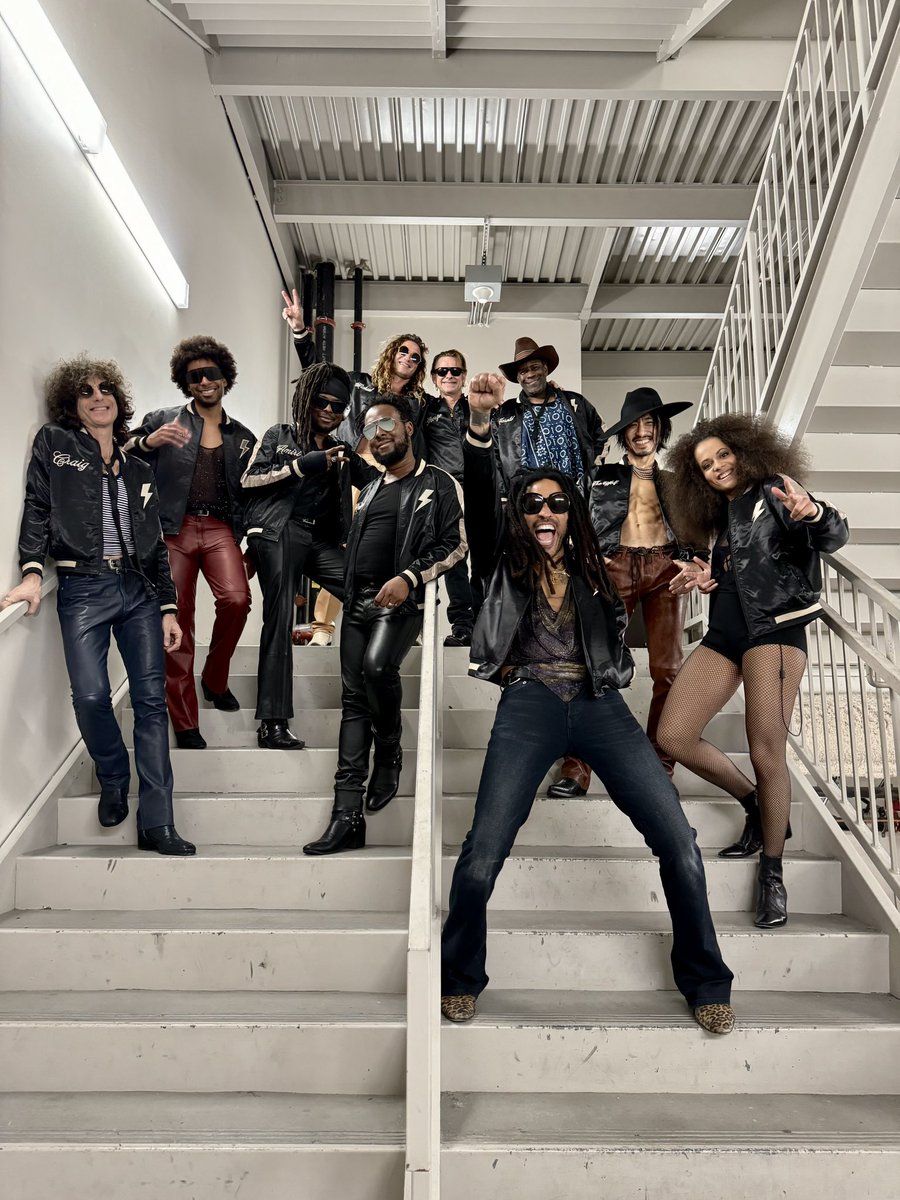 LennyKravitz's tweet photo. Viva Las Vegas. https://t.co/49lPIEbnpS