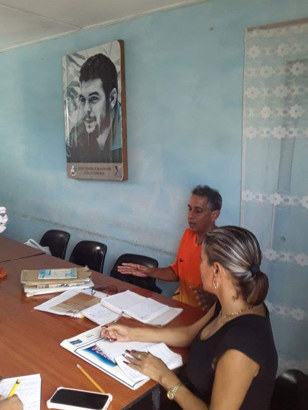 Sesiona en el dpto de preuniversitario de #PalmaSoriano la comisión de la disciplina Literatura y Lengua.