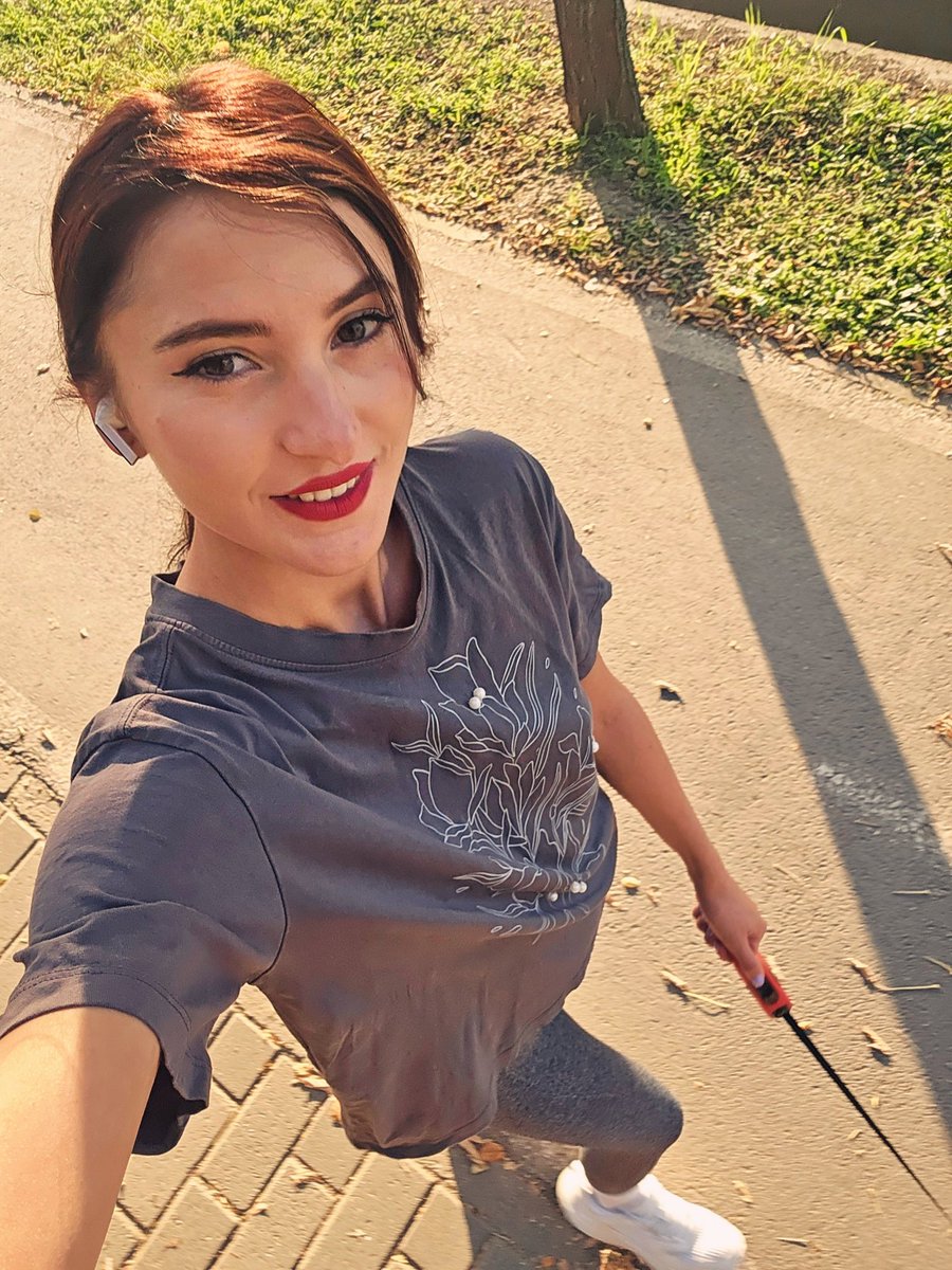 AnyaGray tweet media