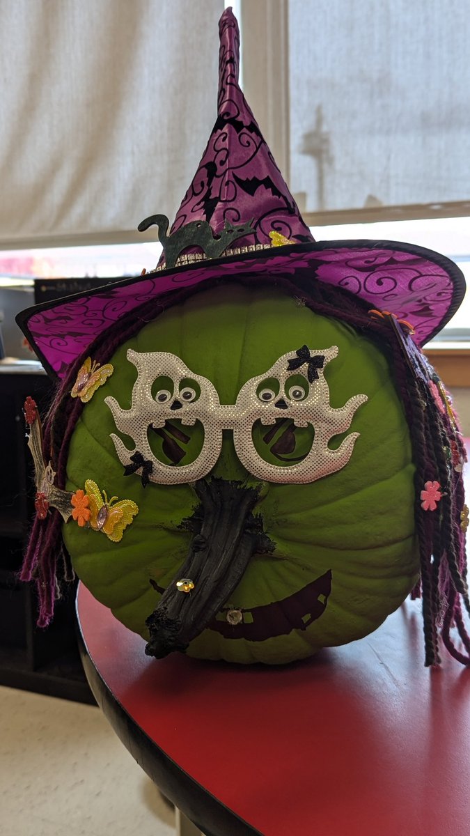 MrsMnich's tweet photo. The Gr. 5/6 pumpkin witch is all ready to go for tomorrow! Lots of fun!! @StStephenOCSB https://t.co/shWYy37zRp