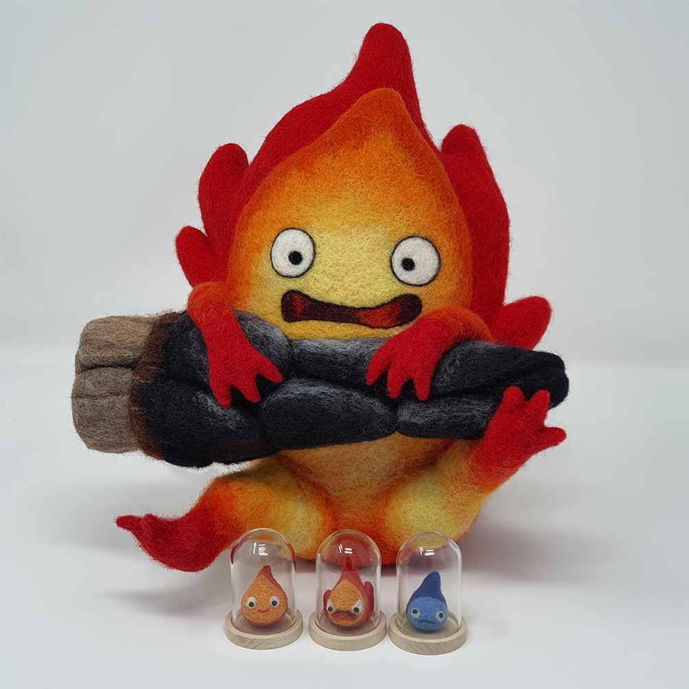 DesertBus's tweet photo. 🚨Our first prize previews are a quartet of intricately crafted items that will be available during exhilarating Live Auctions. They include a Beauty and the Beast Window Clock, Magic the Gathering Leather Bag, Needle Felted Calcifer and Miniatures, and
Tamiyo &amp; Nashi Portrait. https://t.co/i3GsvG8A5n