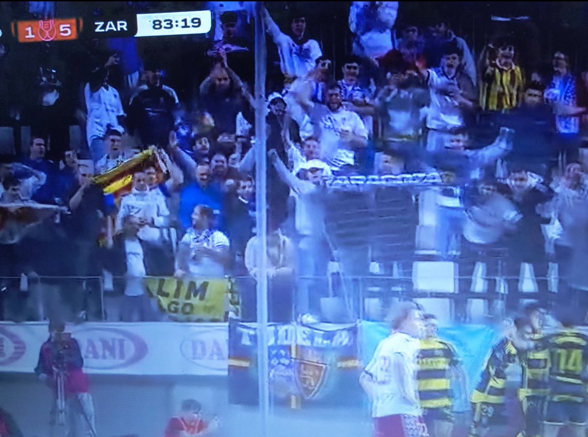 CHOCO_LATILLO's tweet photo. Real Zaragoza 🤝 @valenciacf  #LimGoHome https://t.co/9smfjcCxuO