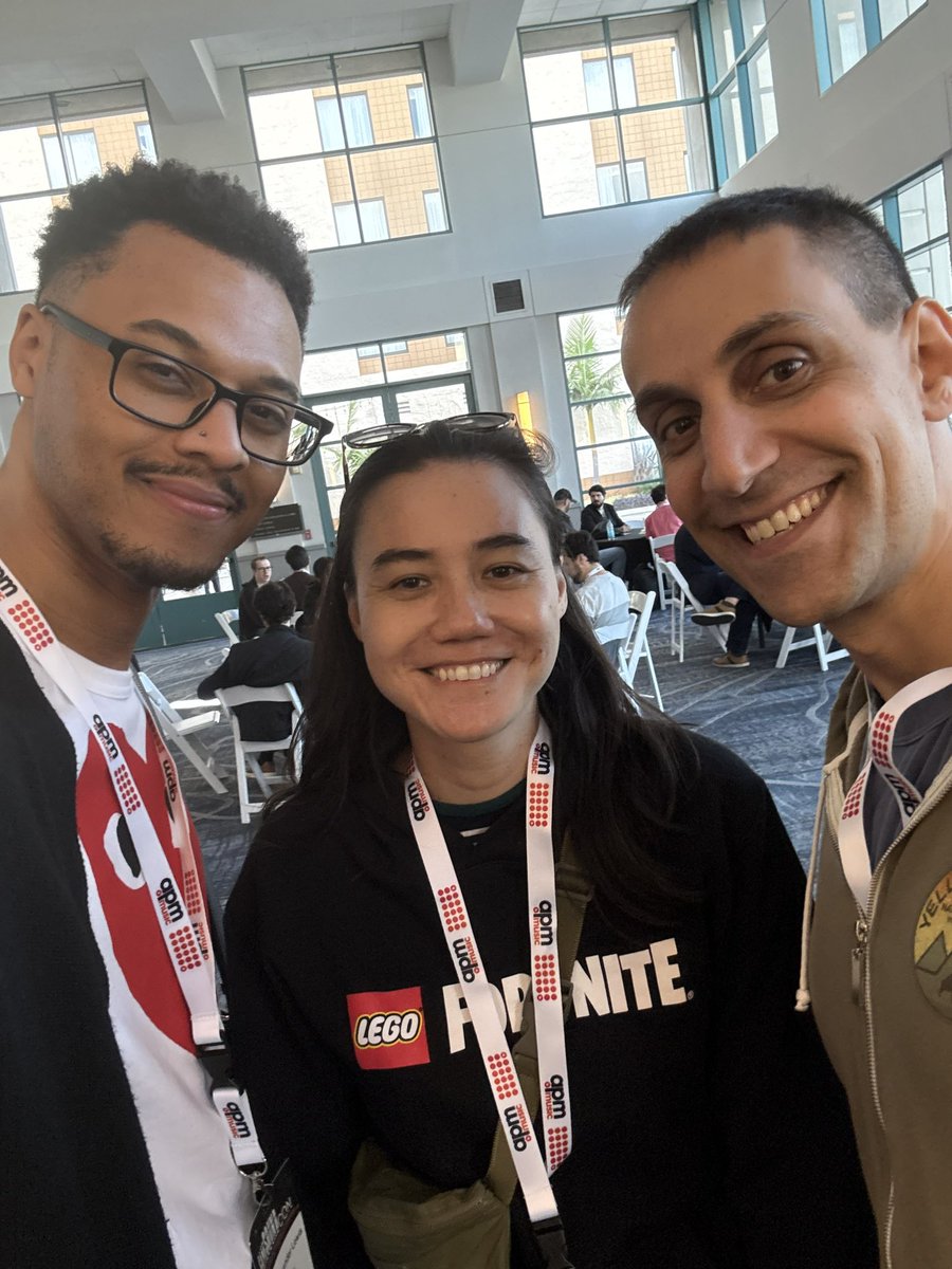 carsonalewis's tweet image. Running around finding every I know is going well #GameSoundCon