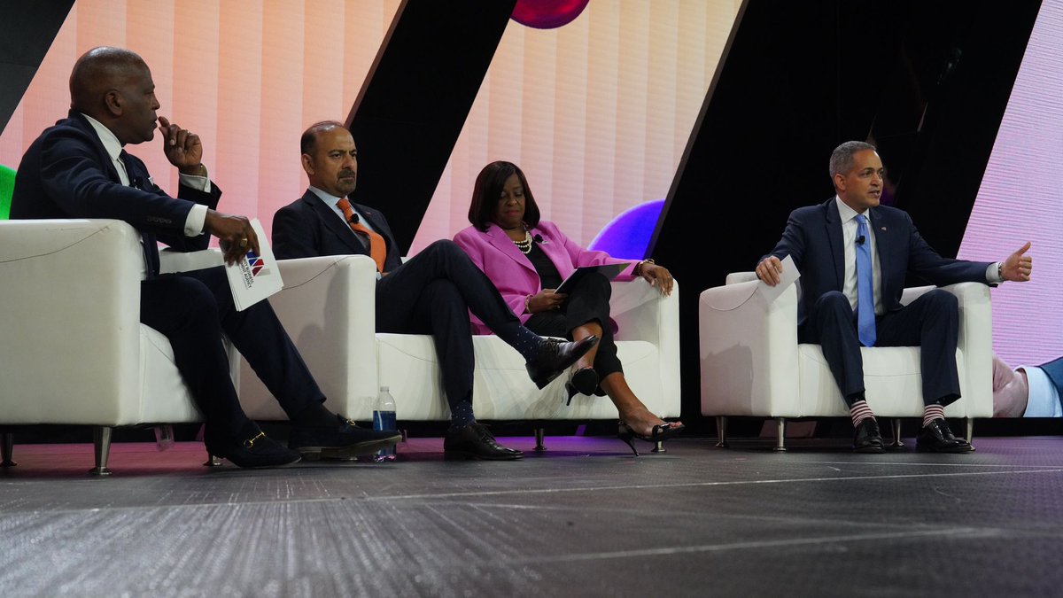 USMBDA's tweet photo. Thanks to @CommerceGov @DepSecGraves for joining us at #MEDWeek2024 and #NMSDCConference, where he highlighted federal infrastructure investments during our Investing in America panel and celebrated our 2024 National MED Week awardees alongside Deputy Under Secretary Morrissette. https://t.co/GD2EmD0SWl