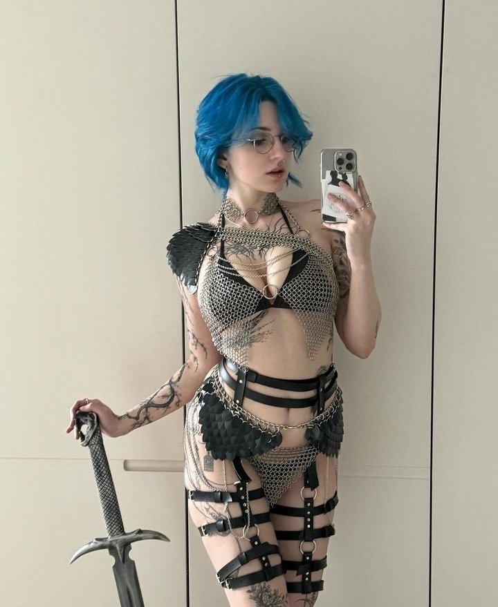 Relationshiprom's tweet image. Just drop your location
Let go into war to night
#bdsm #sisi #slave