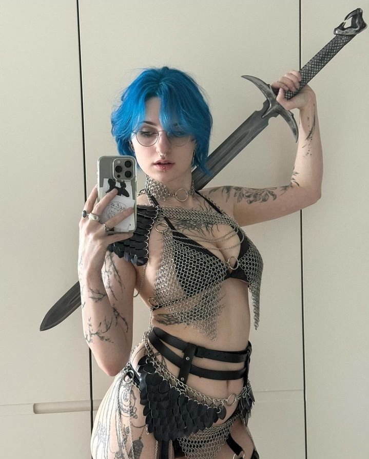 Relationshiprom's tweet image. Just drop your location
Let go into war to night
#bdsm #sisi #slave