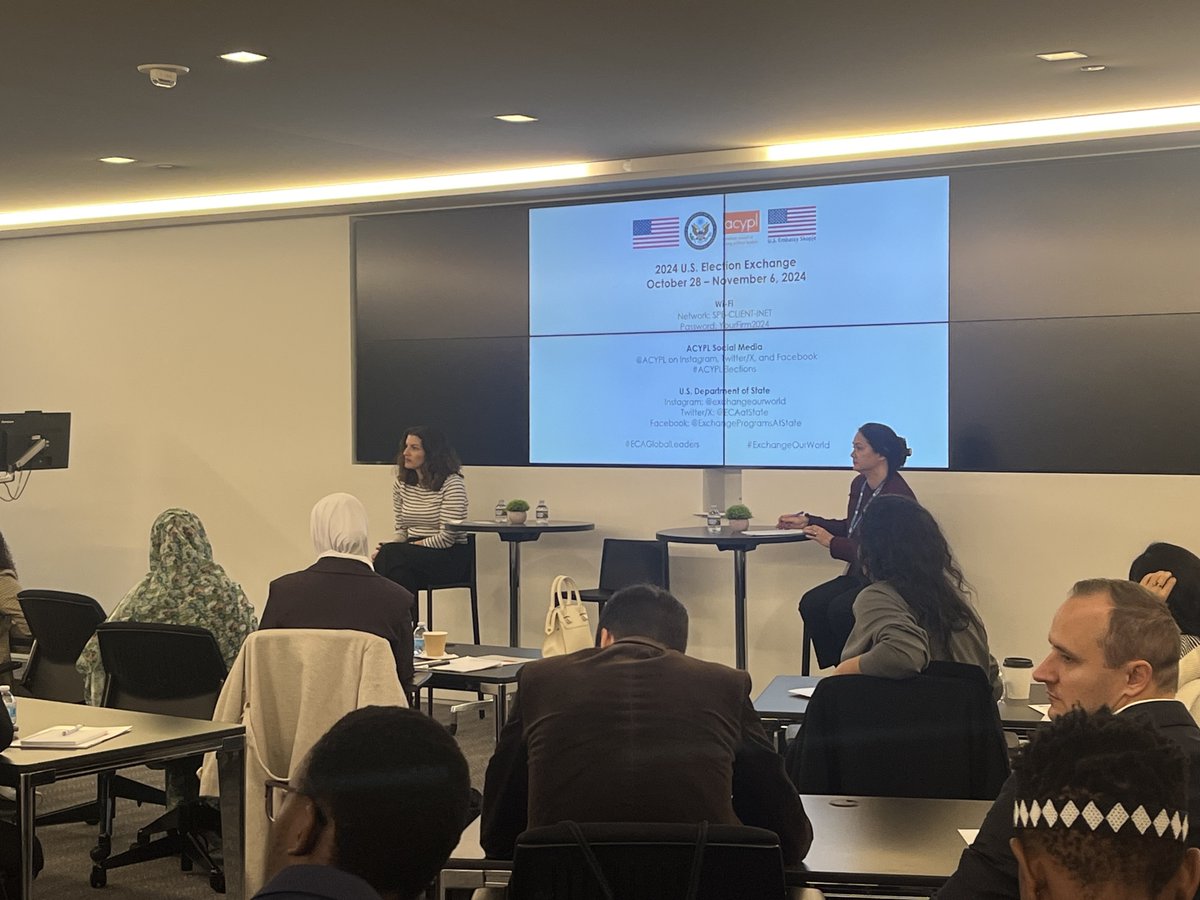 ACYPL's tweet photo. #acyplElections is off and running, with 29 delegates from 8 countries hearing from experts in DC about the election before traveling to swing states for the final days of the race!

Today they discussed the parties, mobilization, polling trends, &amp; the media. #ExchangeOurWorld https://t.co/dsmgfAQaVX
