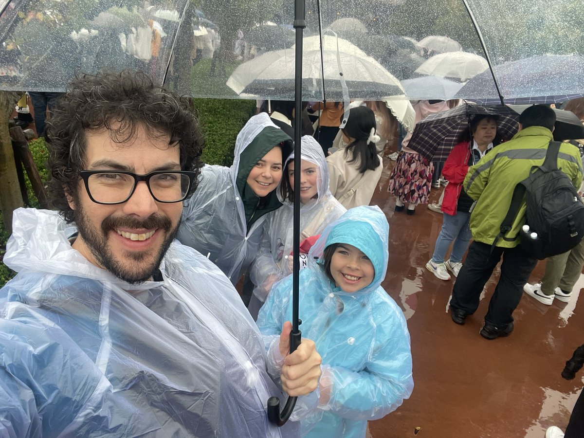 Tired: rope dropping Disneyland

Wired: rope dropping Tokyo DisneySea