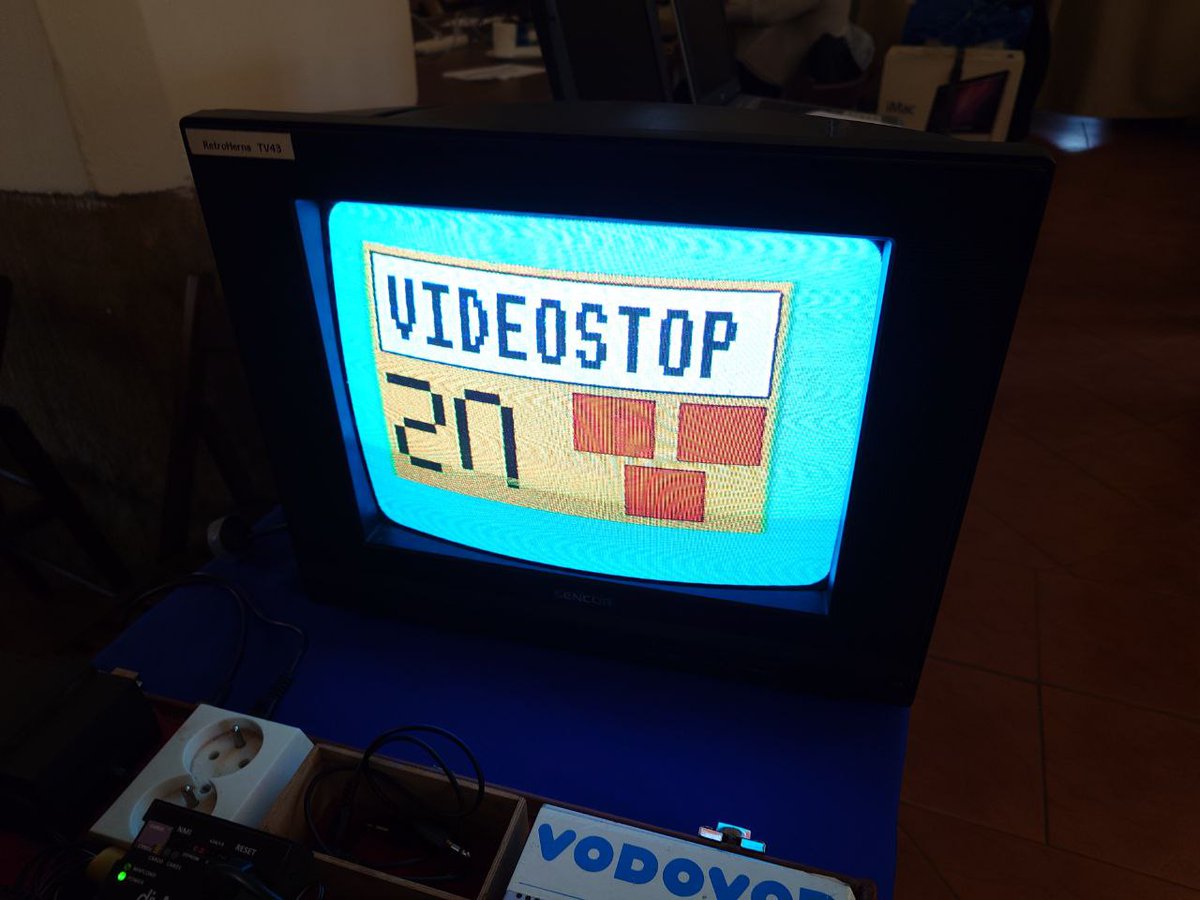 HerniHistorie's tweet photo. Na letošním ByteFestu jsme zachránili hru das ALDERNEST:
https://t.co/kzrVu2DN1B
Také jsme zde měli přednášku o Videostopu který jste si mohli i zahrát (viz. obrázky).
Podpořte naší činnost na https://t.co/yM5y573UXH
#bytefest #ZXSpectrum https://t.co/4nvqs3kBgk