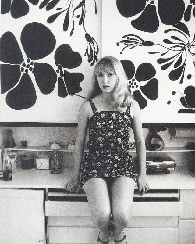 Funny, Talented, Beautiful Teri Garr.
Rest in Power 

 📷  by Dennis Hopper in 1965.