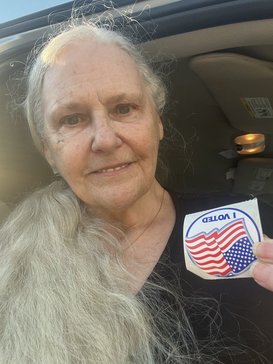 Lori Anderson tweet media