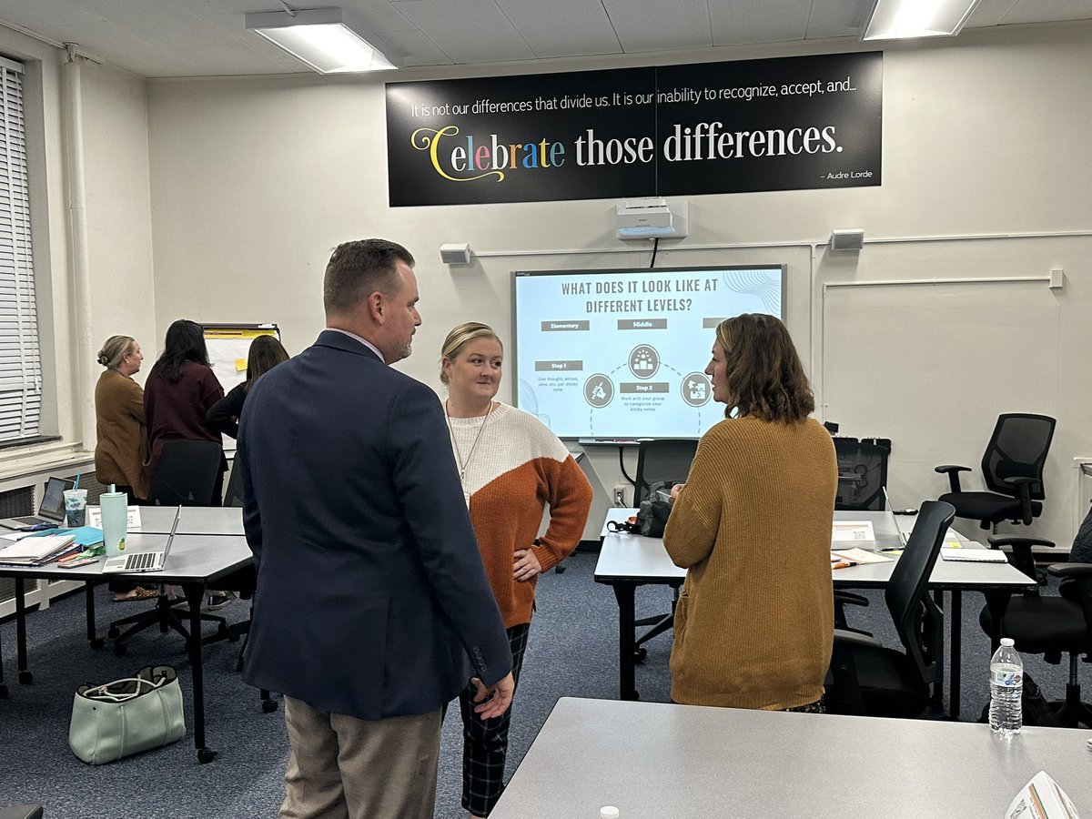 AACPS_PGD's tweet photo. @AACountySchools Ready2Lead T2AP and AP2P participants stretched their leadership skills tonight at Carver! #ready2lead #aacpsawesome #belonggrowsucceed https://t.co/A21cYYcjgO
