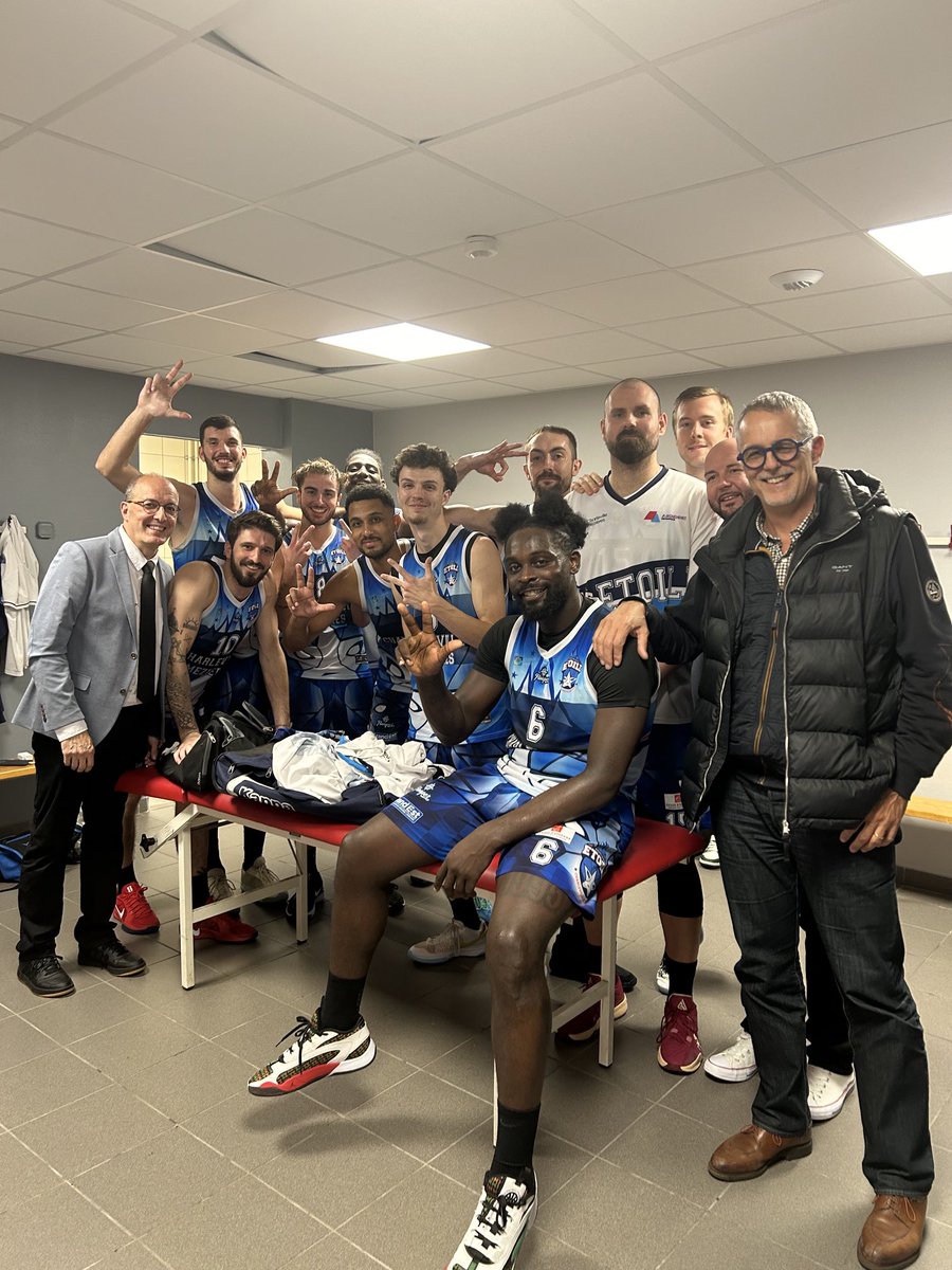arduinna08's tweet image. ⁦@ECMABASKET⁩ et son président après sa victoire pleine de panache à #Besançon. Les affaires reprennent !