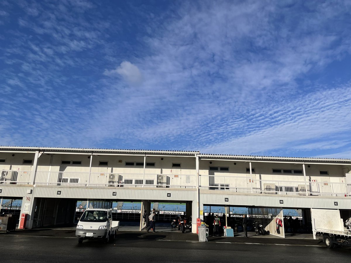 juntyhama's tweet photo. 路面よー乾けー https://t.co/5jE9BpG6cN