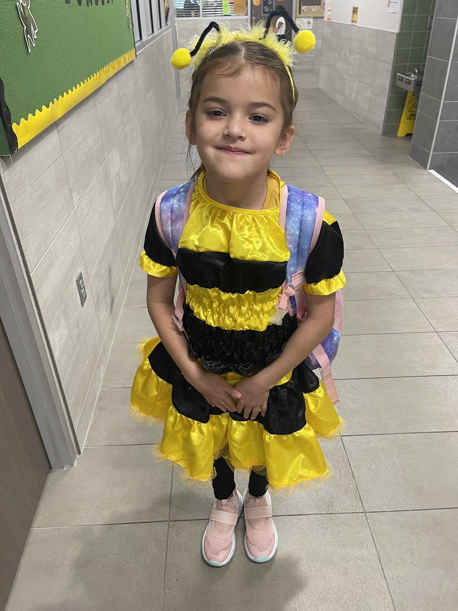 WISDLagway's tweet photo. Lagway is the best place to BEE 🐝 Drug Free! #AboveTheInfluence https://t.co/lEJNU5q0lD