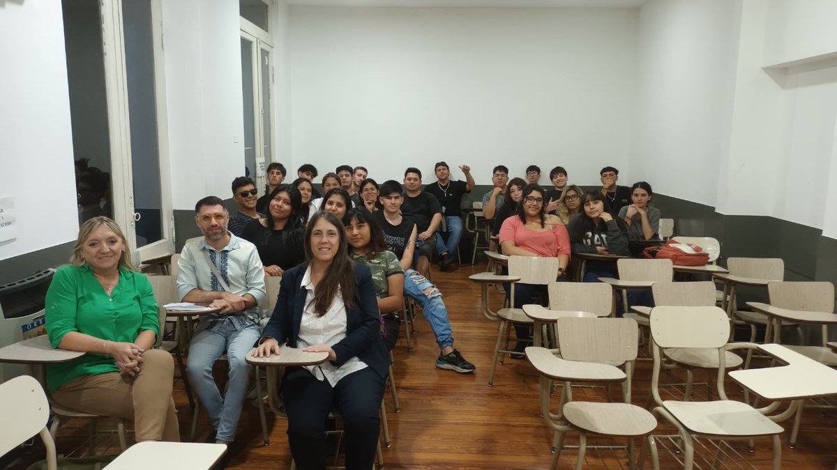 icaoficial's tweet photo. 📸Compartimos con ustedes algunas de las fotos de la visita de los alumnos/as y profesores del CENTRO EDUCATIVO DE NIVEL SECUNDARIO No451 DE AVELLANEDA. Gracias por visitarnos!!!🎉 https://t.co/GMUR9f3ZEK