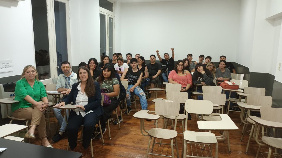 icaoficial's tweet photo. 📸Compartimos con ustedes algunas de las fotos de la visita de los alumnos/as y profesores del CENTRO EDUCATIVO DE NIVEL SECUNDARIO No451 DE AVELLANEDA. Gracias por visitarnos!!!🎉 https://t.co/GMUR9f3ZEK