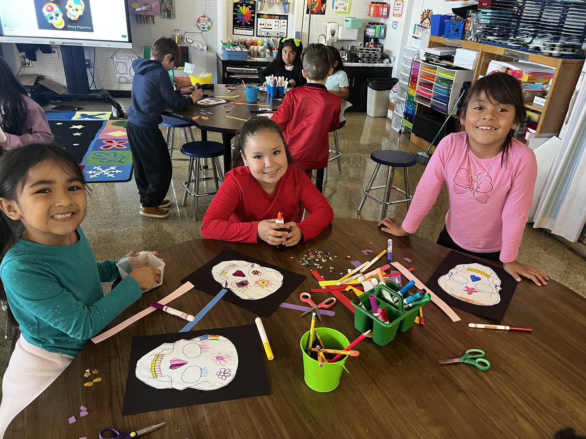 First graders are making sugar skull inspired collages this week in honor of Día de los Muertos at the end of the week! 💀 🎉 <a href="/MLEmustangs/">Minors Lane Mustangs</a> @jcpsky #elementaryart