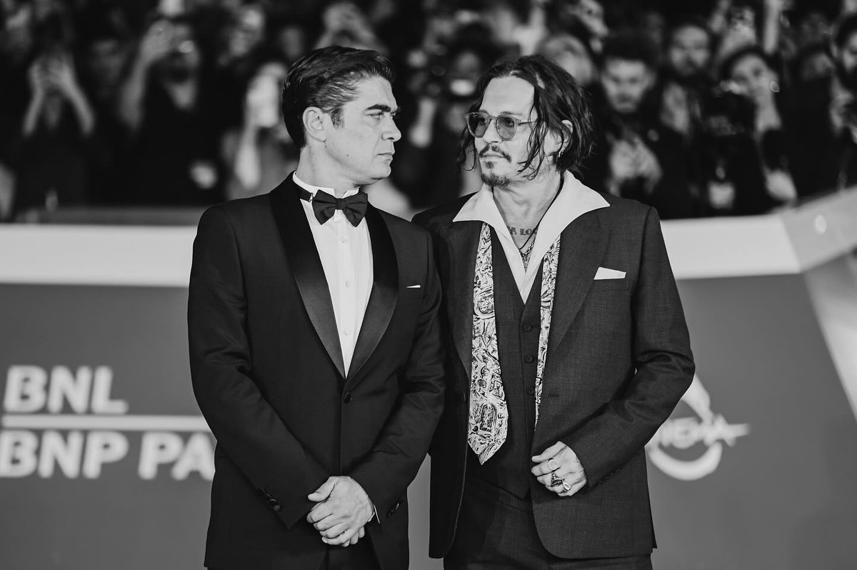 iSara2023's tweet photo. ⚫⚪More ⚫⚪
📸IG : claudia_tempobuono_photography
#JohnnyDepp
#JohnnyDeppIsALegend
#JohnnyDeppIsLoved
#Modi
#RoFF19 https://t.co/pXGYizBbGG