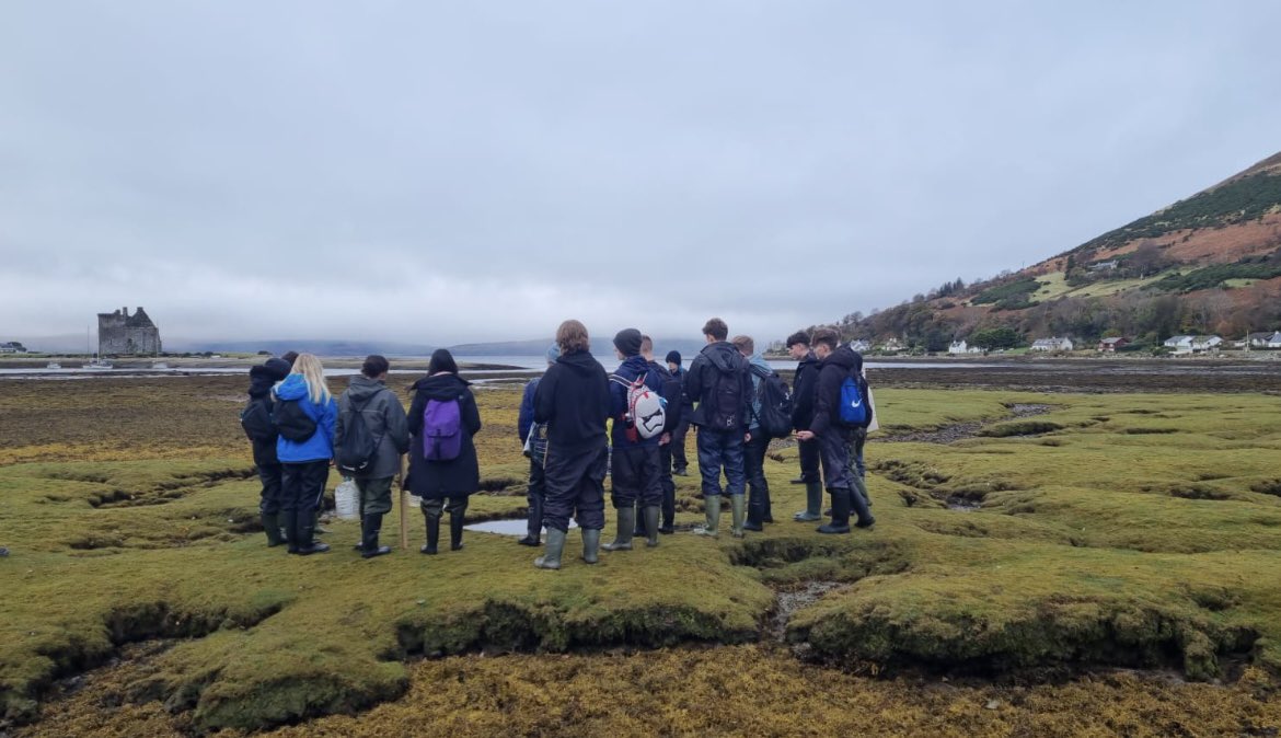 🌍Advanced Higher Geographers completing fieldwork in Arran 🏴󠁧󠁢󠁳󠁣󠁴󠁿 🗺️ 🧭 ⛰️<a href="/stninianshigh/">Saint Ninian's</a>