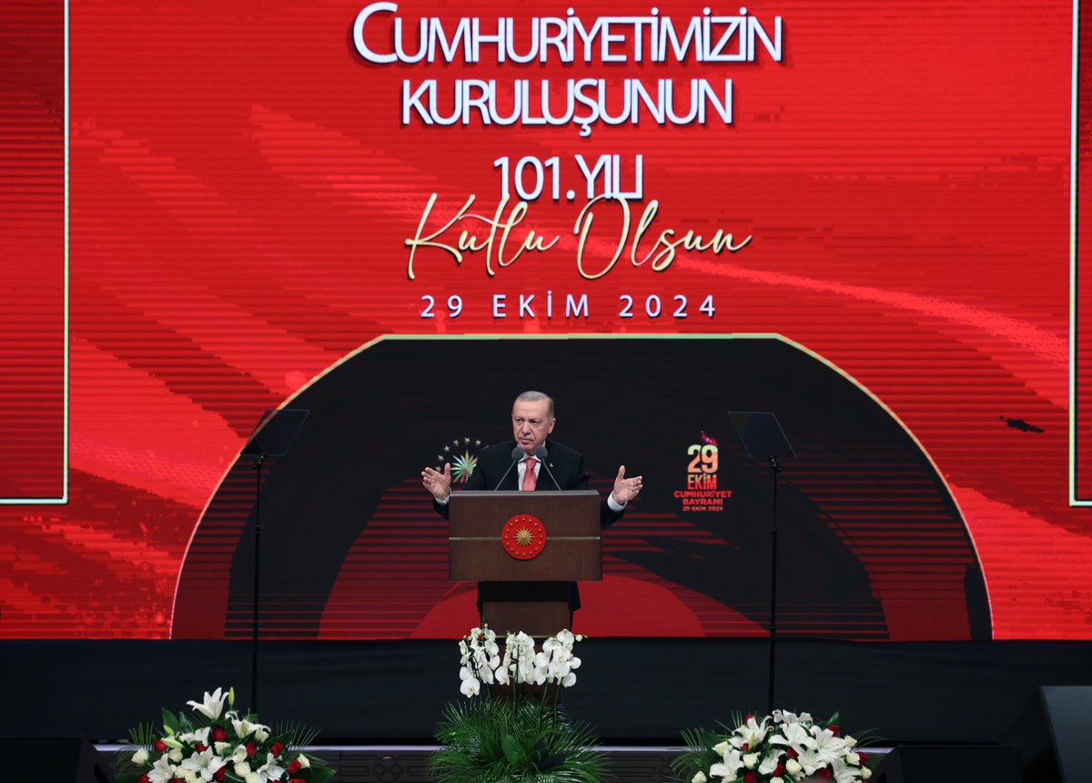 TanrikuluSalih's tweet photo. Cumhuriyetimizin 101’inci kuruluş yıl dönümü kutlamaları kapsamında Sayın Cumhurbaşkanımız @RTErdogan'ın riyasetinde Anıtkabir'de düzenlenen törene iştirak ettik. Sayın Cumhurbaşkanımızın 29 Ekim Cumhuriyet Bayramı tebriklerini kabulüne katıldık ve bu anlamlı gün için tertip edilen programda hitaplarını dinledik. 

Bu vesile ile Cumhuriyetimizin yeni asrında birliğimiz ve dirliğimizin daim olmasını diliyorum. 🇹🇷

#29EkimCumhuriyetBayramı
#TürkiyeYüzyılı