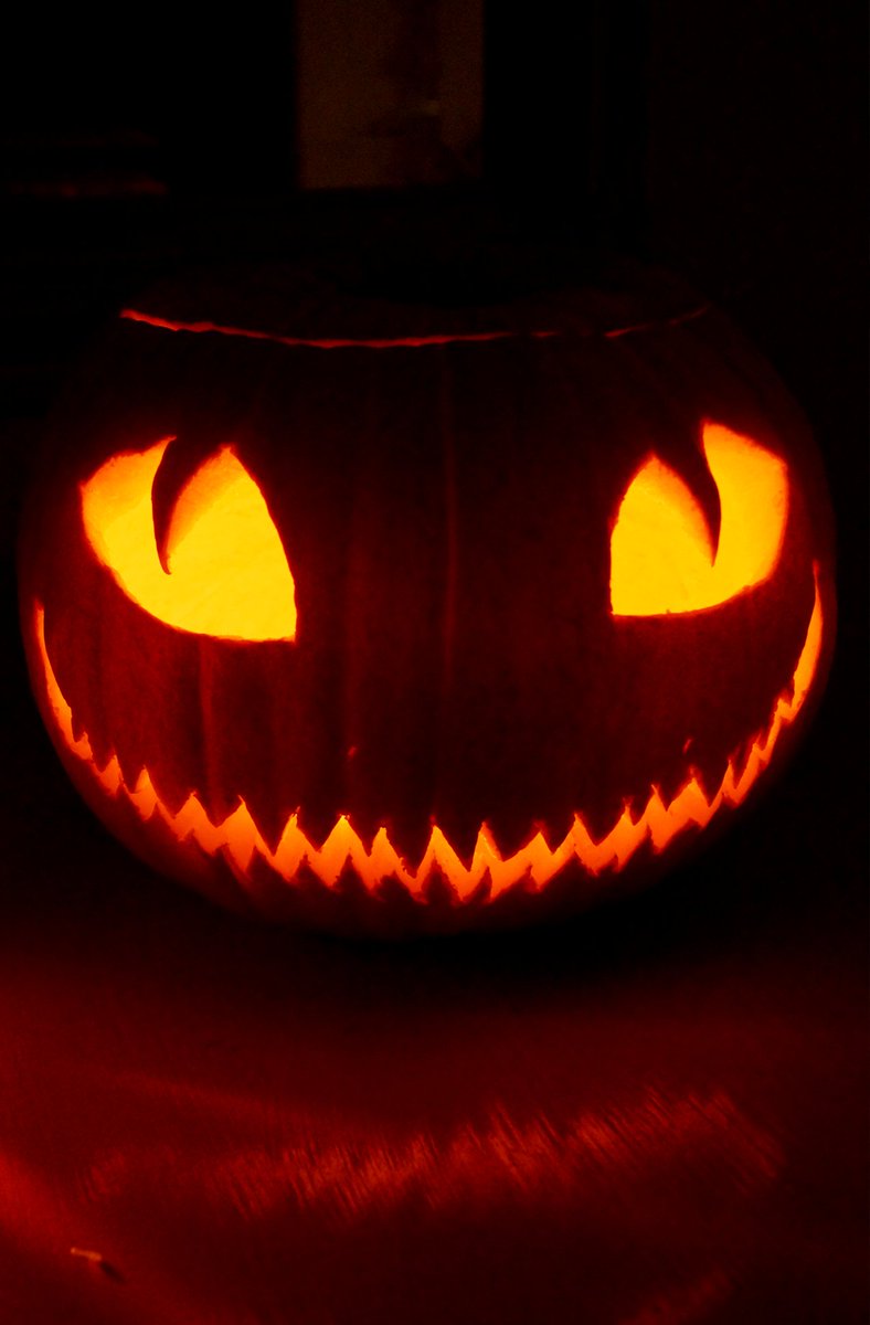 StarryHollowG's tweet photo. Happy Halloween from us here at Starry Hollow!🎃 https://t.co/x4LAZc9Npk