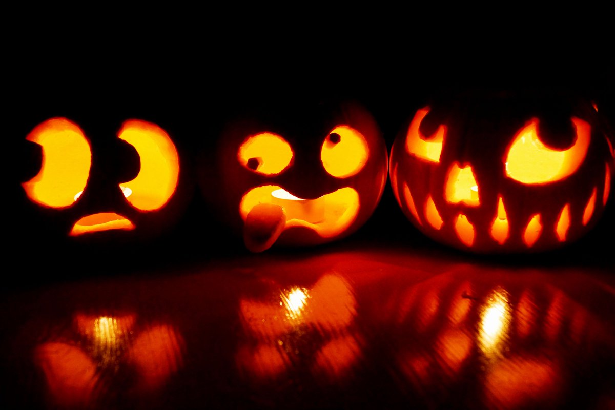 StarryHollowG's tweet photo. Happy Halloween from us here at Starry Hollow!🎃 https://t.co/x4LAZc9Npk