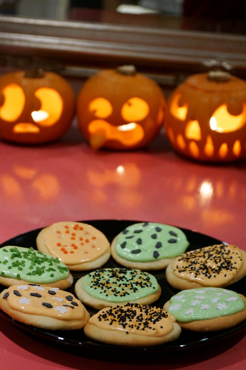 StarryHollowG's tweet photo. Happy Halloween from us here at Starry Hollow!🎃 https://t.co/x4LAZc9Npk