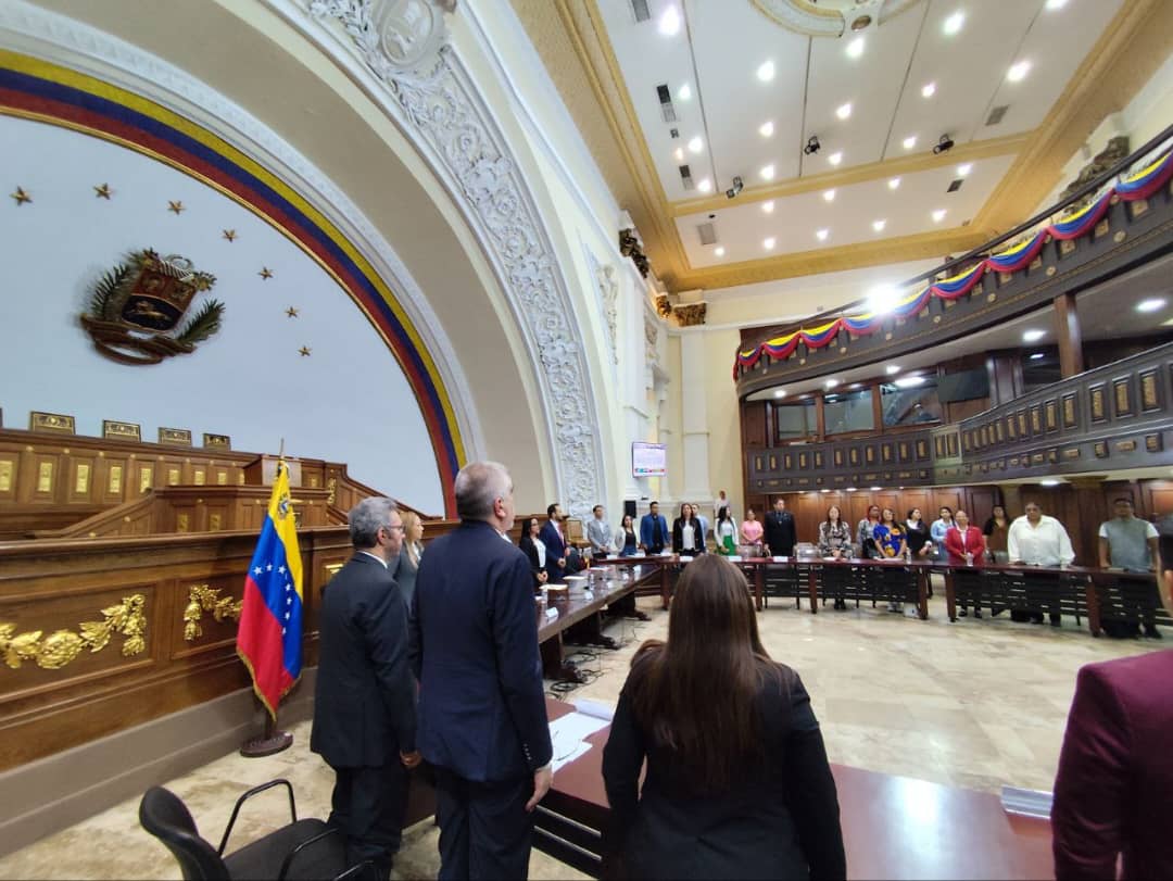 Relations parlementaires Venezuela et Sénégal

L'Ambassade du Venezuela au Sénégal célèbre et félicite la création du Groupe Parlementaire d'Amitié (GAP) avec le Sénégal.

<a href="/CamillaFSaab/">Camilla Fabri Saab</a> <a href="/yvangil/">Yvan Gil</a> <a href="/ypimentel2021/">Yuri Pimentel</a> <a href="/YassineFall/">Yassine Fall</a> <a href="/PR_Diomaye/">Bassirou Diomaye Faye</a> <a href="/Asamblea_Ven/">Asamblea Nacional 🇻🇪</a> <a href="/SonkoOfficiel/">Ousmane Sonko</a>