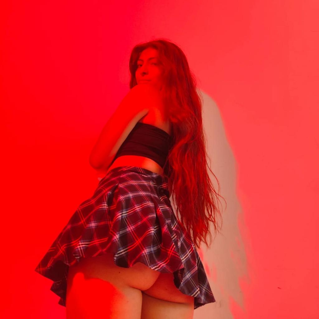 Darkroja's tweet photo. #findom https://t.co/EPTL9fNQzO