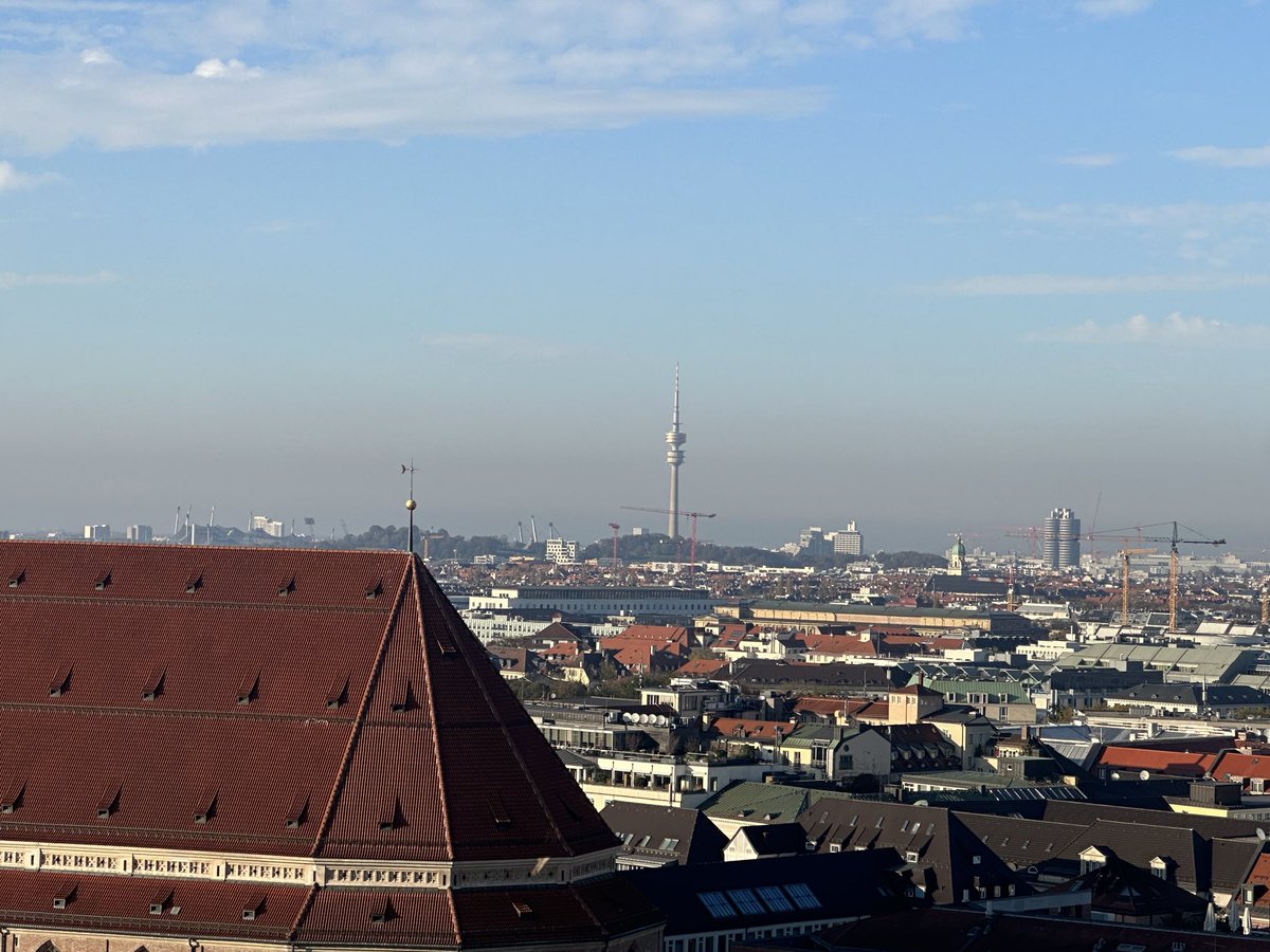ENortonHistory's tweet photo. Climbing the 91 metre high tower of St Peter’s Church in Munich, known as Alter Peter as it is the oldest recorded parish church in the city. As promised, the views are magnificent #alterpeter #munich #germany https://t.co/QCwwSiKW7y
