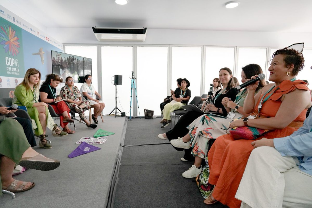 🌍#Alianza1325 Una agenda urgente para el cuidado de la vida y la biodiversidad. Las mujeres están al frente de la defensa de naturaleza y paz, uniendo fuerzas para enfrentar la triple crisis climática. ¡Su potencial es clave para construir un futuro sostenible! #MujeresEnLaCOP16