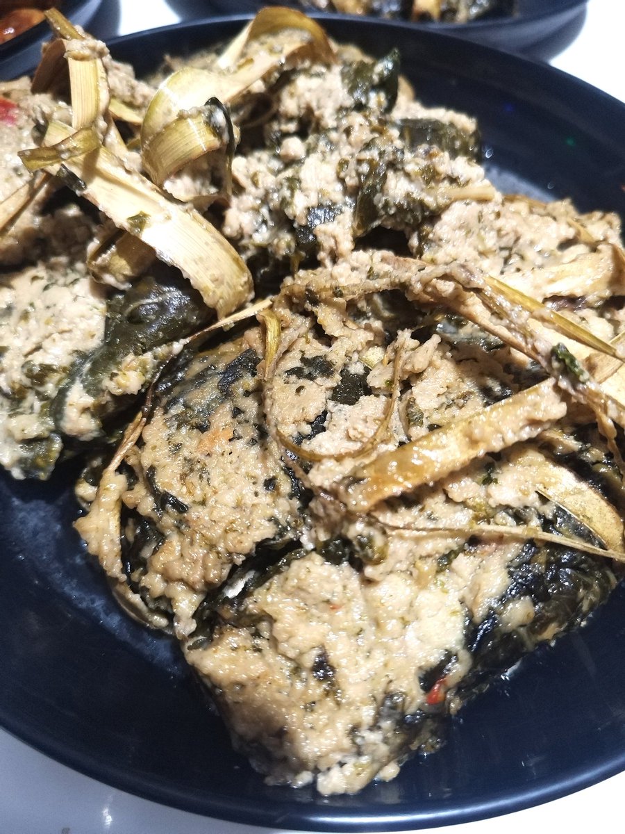 noelontheroad's tweet photo. πΆ #Kamalignon is a local favorite for authentic, flavorful and spicy #Pinangat. π½
Hindi kumpleto ang #Bicol journey mo without plunging into the creamy taste of coconut milk, taro leaves and crab meat with Pinangat, one of Bicol's beloved dishes. π₯
β© https://t.co/Na20jMKnic https://t.co/6GxTE1DkfE