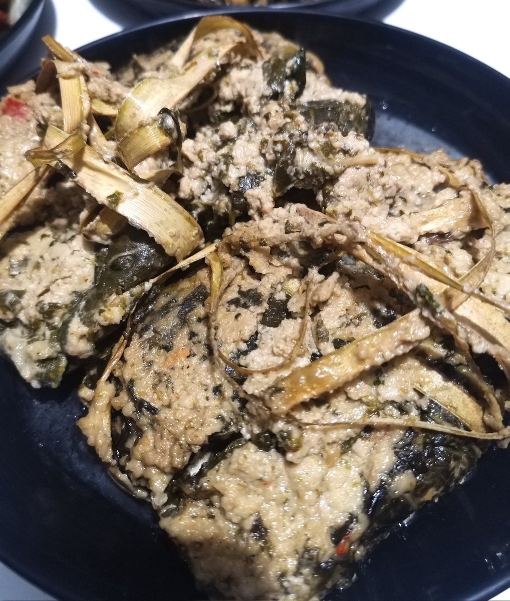 noelontheroad's tweet photo. πΆ #Kamalignon is a local favorite for authentic, flavorful and spicy #Pinangat. π½
Hindi kumpleto ang #Bicol journey mo without plunging into the creamy taste of coconut milk, taro leaves and crab meat with Pinangat, one of Bicol's beloved dishes. π₯
β© https://t.co/Na20jMKnic https://t.co/6GxTE1DkfE
