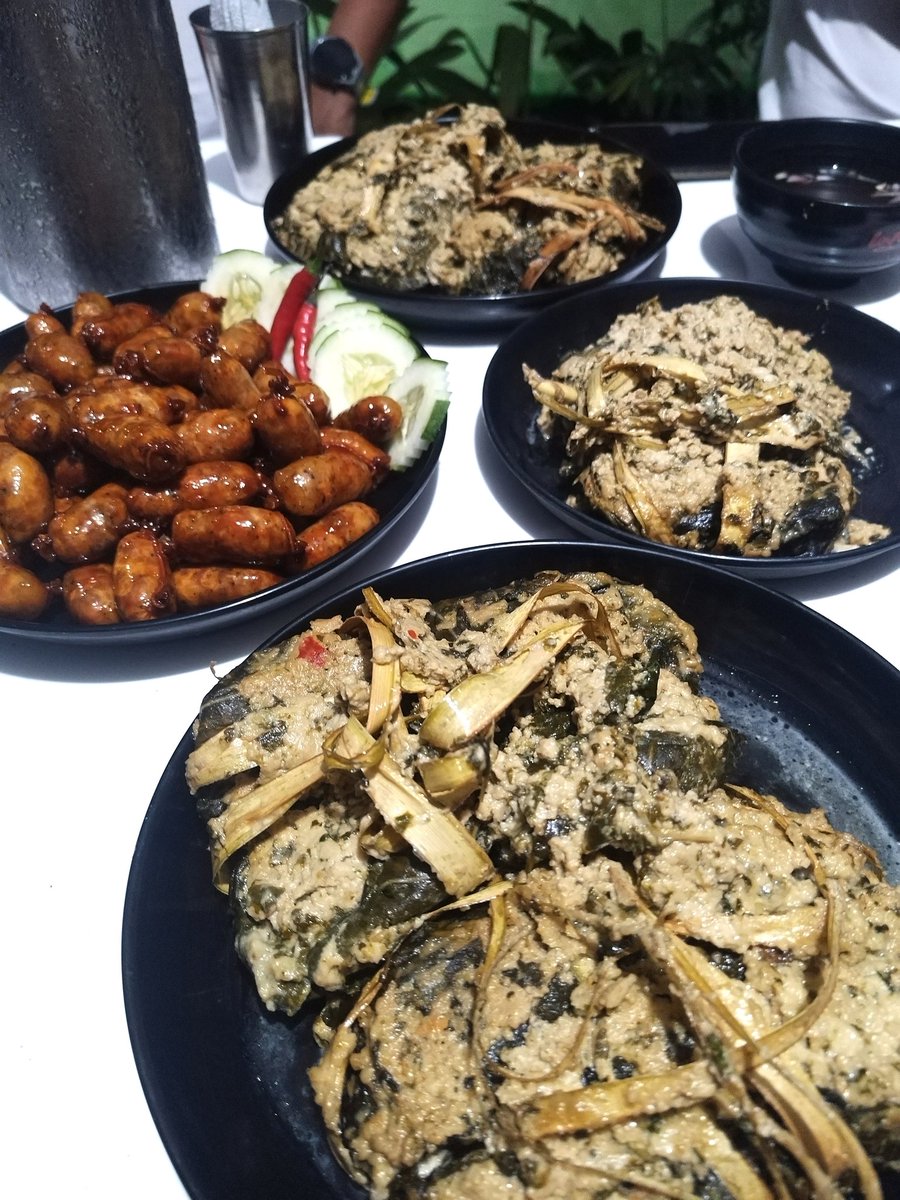 noelontheroad's tweet photo. πΆ #Kamalignon is a local favorite for authentic, flavorful and spicy #Pinangat. π½
Hindi kumpleto ang #Bicol journey mo without plunging into the creamy taste of coconut milk, taro leaves and crab meat with Pinangat, one of Bicol's beloved dishes. π₯
β© https://t.co/Na20jMKnic https://t.co/6GxTE1DkfE
