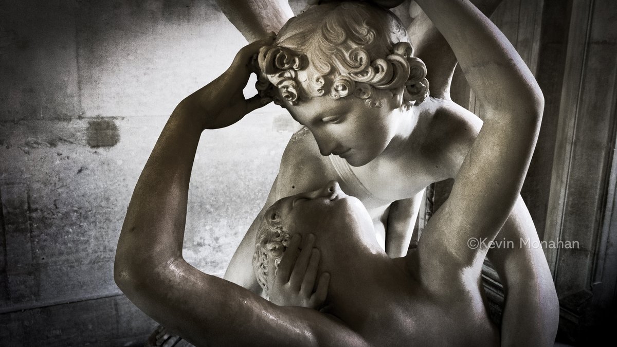 kev_mon's tweet photo. Captured the beauty of Canova’s Psyche Revived by Cupid’s Kiss at the #Louvre in #Paris on October 6, 2016. Shot with #iPhone6SPlus: DNG, 4.2mm, 1/35 sec, ISO 2.2. 📸✨ #Art #Photography #Travel https://t.co/vEJSNcwMbT