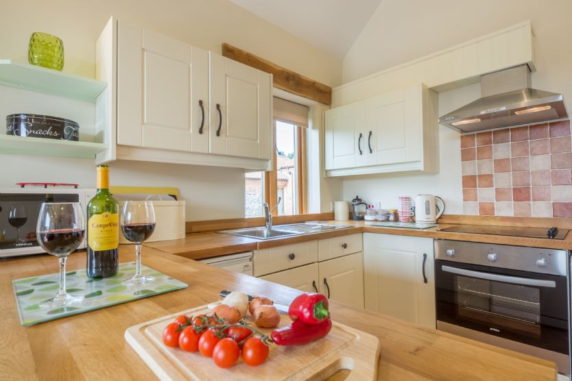 Hideaways Holidays (@hideawaysgroup) on Twitter photo Less than a week until <a href="/NorfolkRW/">Norfolk RestaurantWk</a> ๐
<a href="/DabblingDuckGM/">The Dabbling Duck Pub</a> offers a warm and inviting atmosphere, complete with a classic bar where locals gather to enjoy handpicked ales and an impressive menu๐
Explore some of our fantastic nearby properties โฌ๏ธ
bit.ly/3Ynu77W Less than a week until <a href="/NorfolkRW/">Norfolk RestaurantWk</a> ๐
<a href="/DabblingDuckGM/">The Dabbling Duck Pub</a> offers a warm and inviting atmosphere, complete with a classic bar where locals gather to enjoy handpicked ales and an impressive menu๐
Explore some of our fantastic nearby properties โฌ๏ธ
bit.ly/3Ynu77W