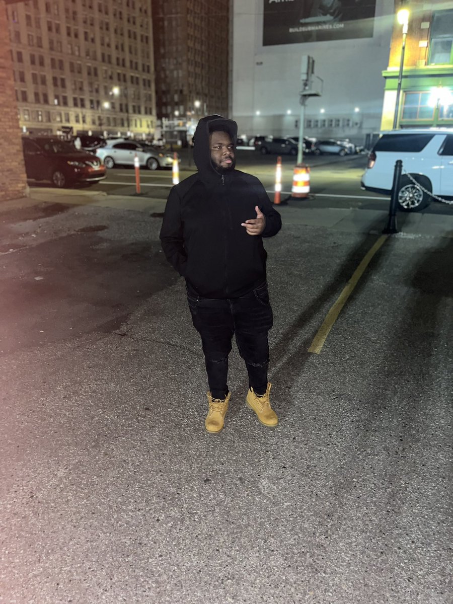 Cornchasinn's tweet image. Made It Out The Jungle Just Fine. Made It Out Just In Time. All we Know Is Hustle And Grind. Get Yours Cus I’m Gone Get Mine Fa’💩 Sho. 🏧‼️🏃🏾 #keepchasing #longlivemyangles💜