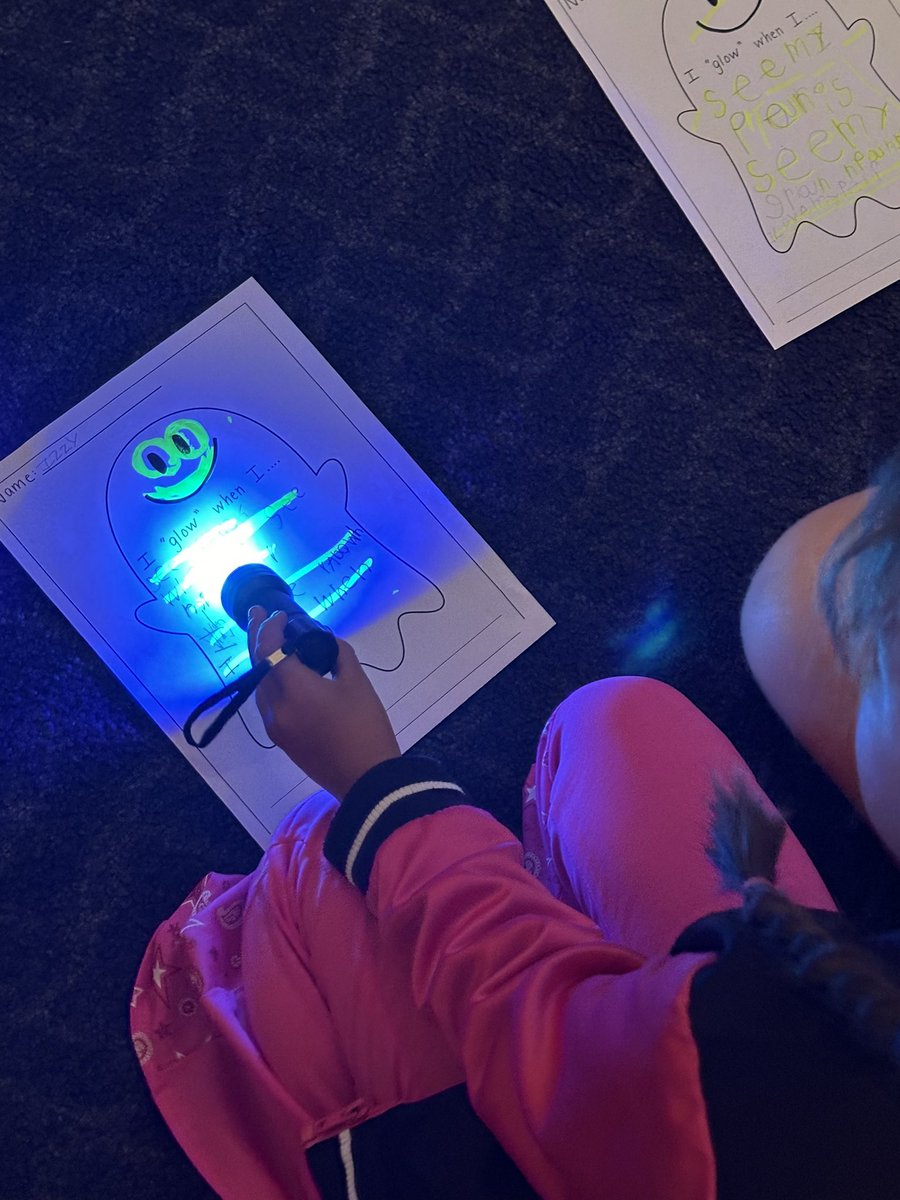 MrsRhodenIn1st's tweet photo. Today we read Gustavo the Shy Ghost then wrote what makes us glow! We then used a black light to looks at our words glow!! @HydePrincipal @HydeElem #missionpossible https://t.co/sIceIGLnO9