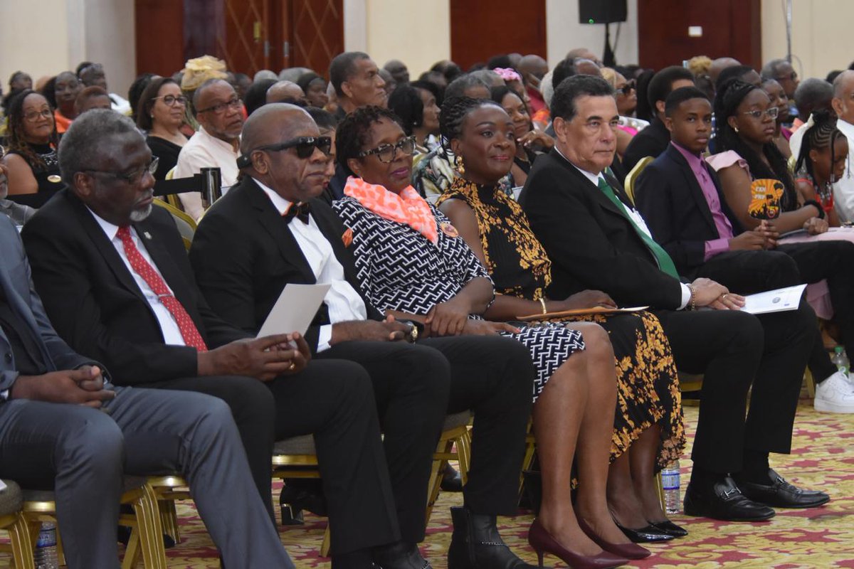 ja_janiceallen's tweet photo. Honored to be the standard bearer for St. James Central! Ready to advocate for our community—from the youth to our seniors. Together, let's build a brighter future! 🌟🤝 #StJamesCentral #ForThePeople #JaniceAllen #BuildingAB https://t.co/jz7jM3KFrE