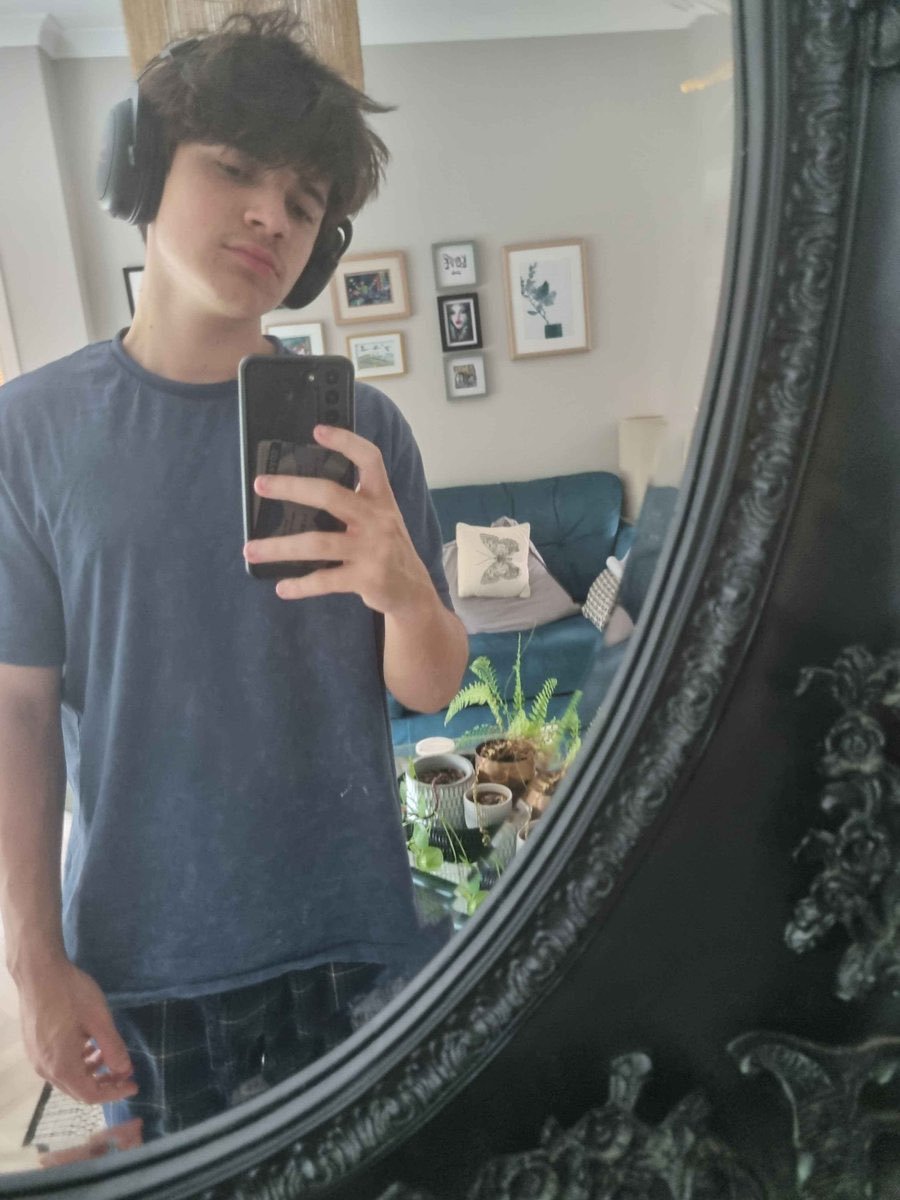 EggieFromNederlands 🇳🇱 (@branden5_4) on Twitter photo 