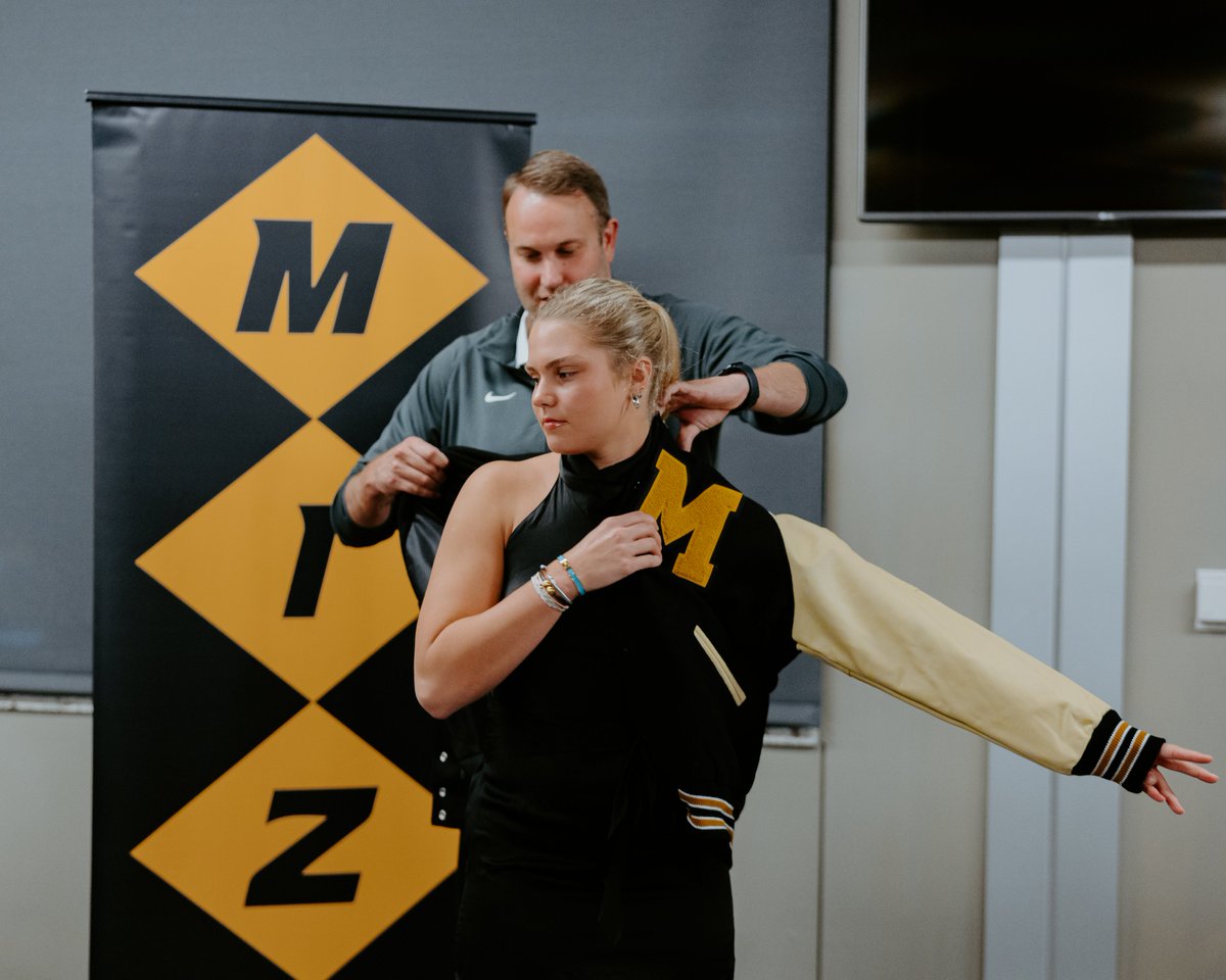 MizzouSwimDive's tweet photo. Congrats to our newest letterwinners!🖤M-I-Z💛

#MIZ🐯🌊 https://t.co/O6aKoaP467