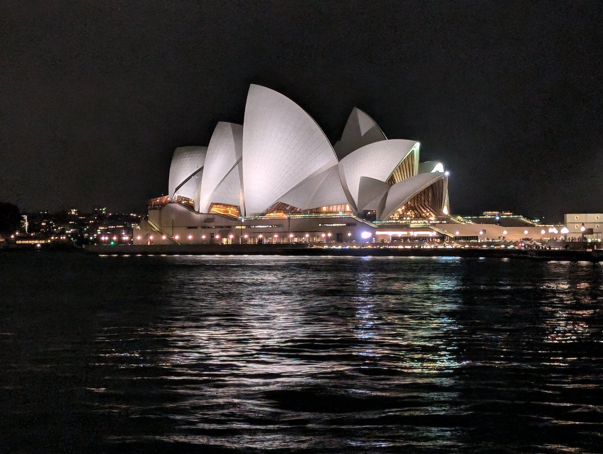 Williamwrightse's tweet photo. British Airways you cancelled my flight, refuse to respond on my reach out on compensation via your webpage.
So you have missed out on business class tickets to Sydney, Cape Town and Bangkok. Sad how you treat high tier customers.
@British_Airways i have just deleted my exec club https://t.co/wCez0VP9cu