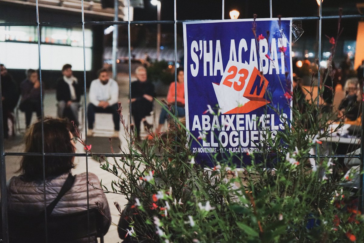 SindicatLloguer's tweet photo. Que això es comença a escalfar! La gent s’ajunta i s’activa per preparar la mani del #23N! 🔑

Avui, assemblees obertes a l’Eixample Esquerra i el Fort Pienc. 🔥 https://t.co/kU8r3iRl5C