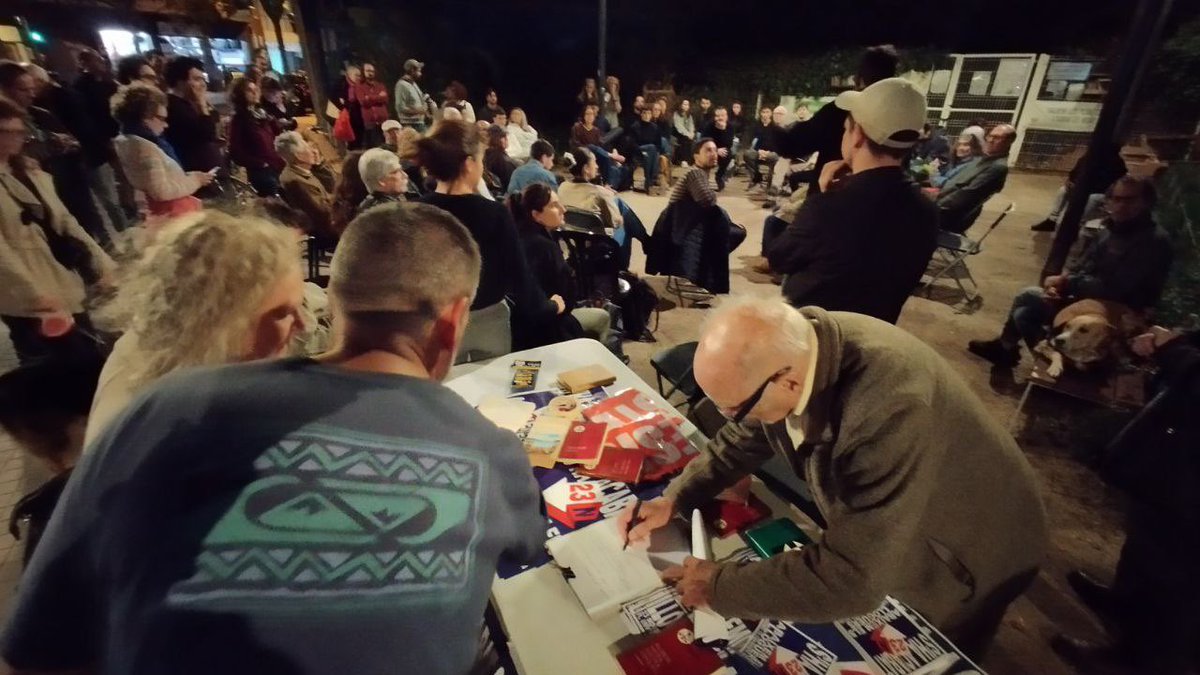 SindicatLloguer's tweet photo. Que això es comença a escalfar! La gent s’ajunta i s’activa per preparar la mani del #23N! 🔑

Avui, assemblees obertes a l’Eixample Esquerra i el Fort Pienc. 🔥 https://t.co/kU8r3iRl5C