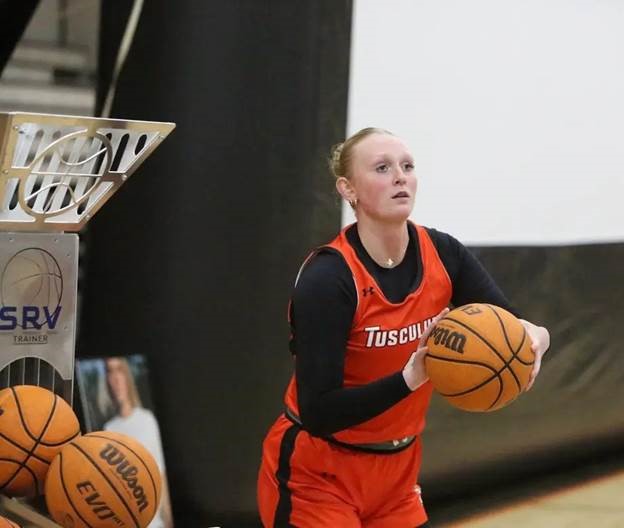 Graduate student Jenna Kallenberg keyed the women’s basketball team’s victory over the men’s team in the 3-point contest during Pioneer Madness Tuesday, Oct. 22. It was the women’s 4th straight victory over the men. Photo from Office of Athletic Communications. <a href="/jennakallenberg/">jenna k 🦋</a>