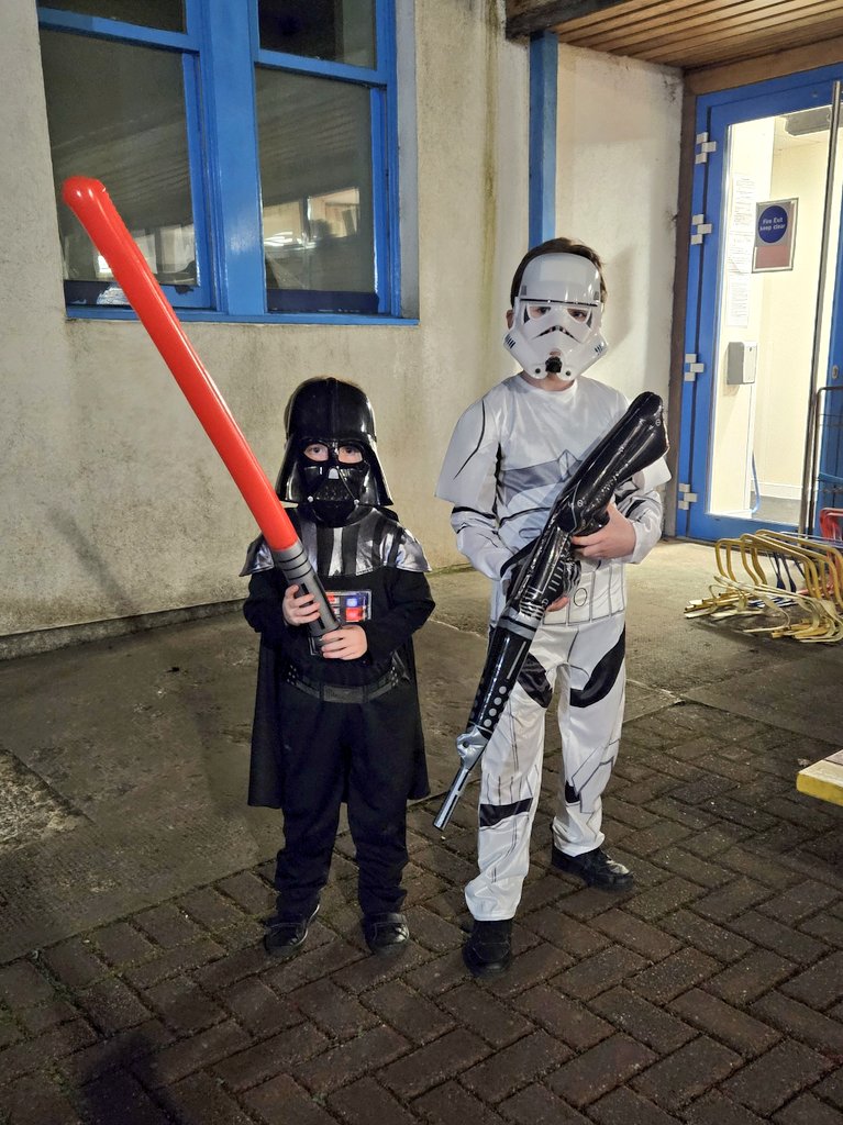 fivebyfive86's tweet image. Halloween Disco 🎃